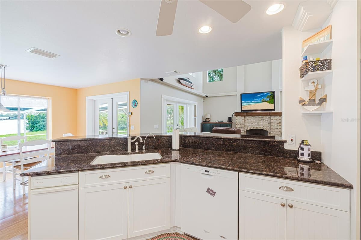 13668 MARQUETTE BOULEVARD — photo 19 of 94