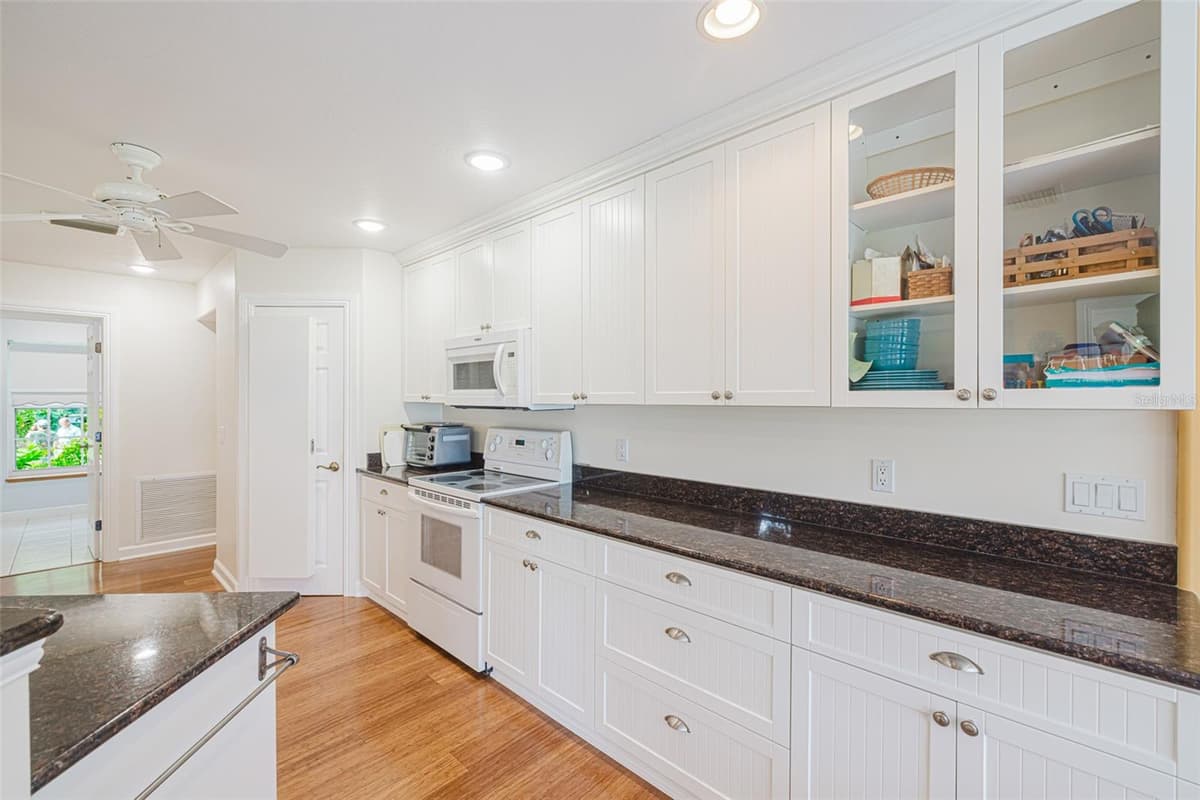 13668 MARQUETTE BOULEVARD — photo 21 of 94