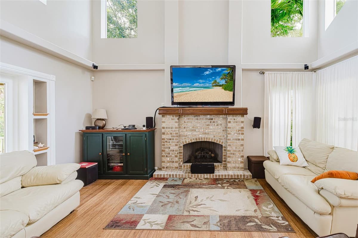 13668 MARQUETTE BOULEVARD — photo 12 of 94