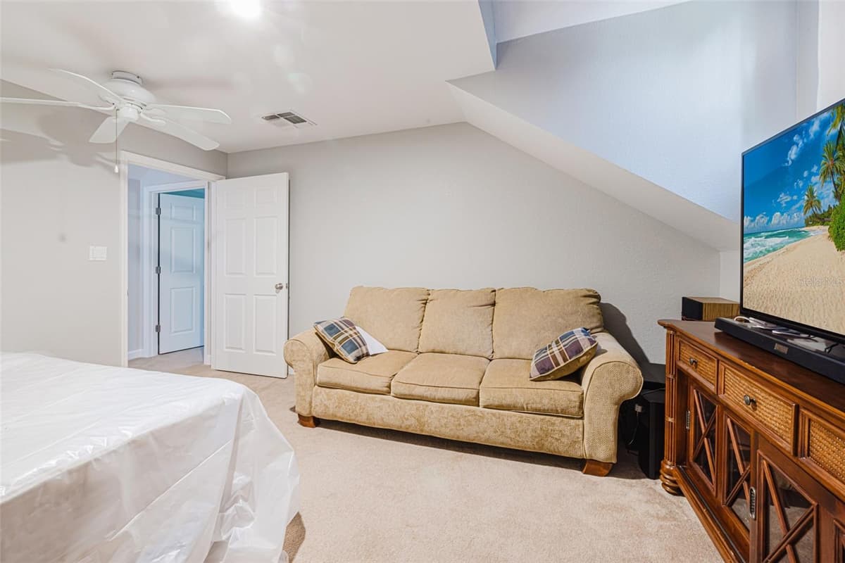13668 MARQUETTE BOULEVARD — photo 49 of 94