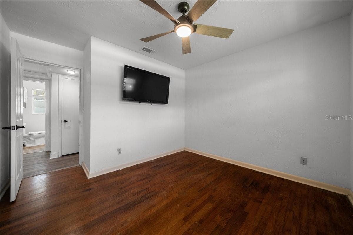 2830 6TH STREET — photo 18 of 37