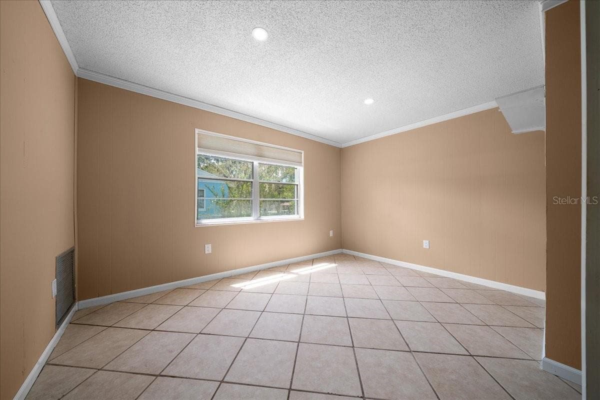 2830 6TH STREET — photo 13 of 37
