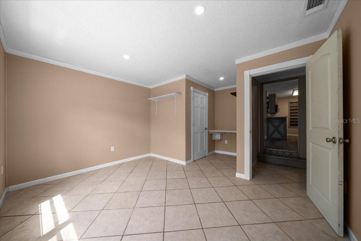 2830 6TH STREET — photo 14 of 37