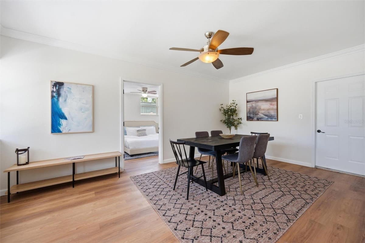 7242 LYNNWOOD AVENUE — photo 40 of 49