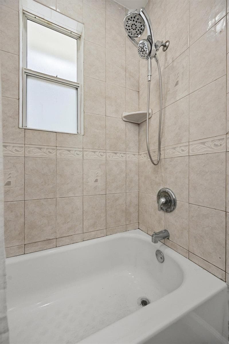 7242 LYNNWOOD AVENUE — photo 39 of 49