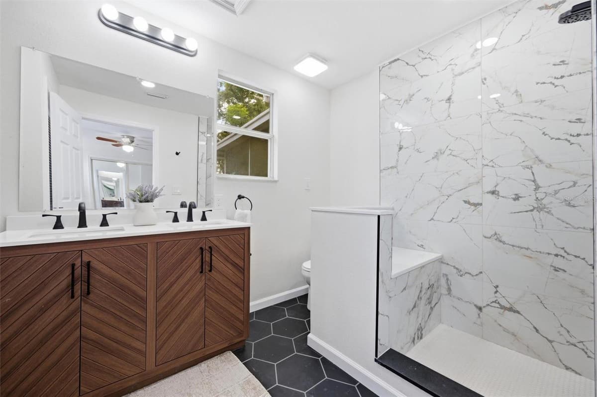 7242 LYNNWOOD AVENUE — photo 46 of 49