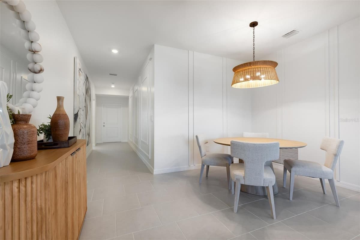 1529 NEWTON STREET — photo 8 of 30