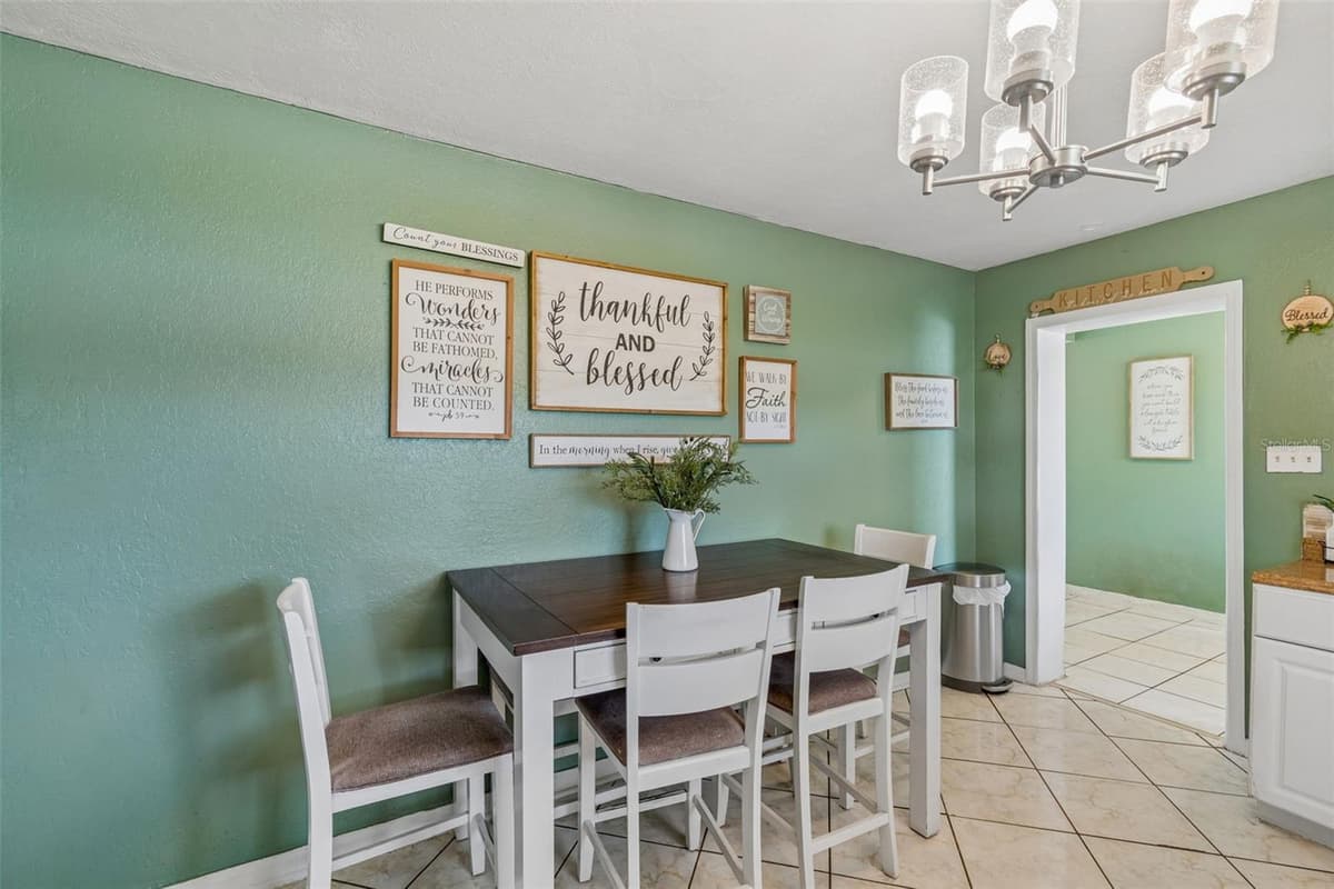 7307 HUNTLEY AVENUE — photo 13 of 33