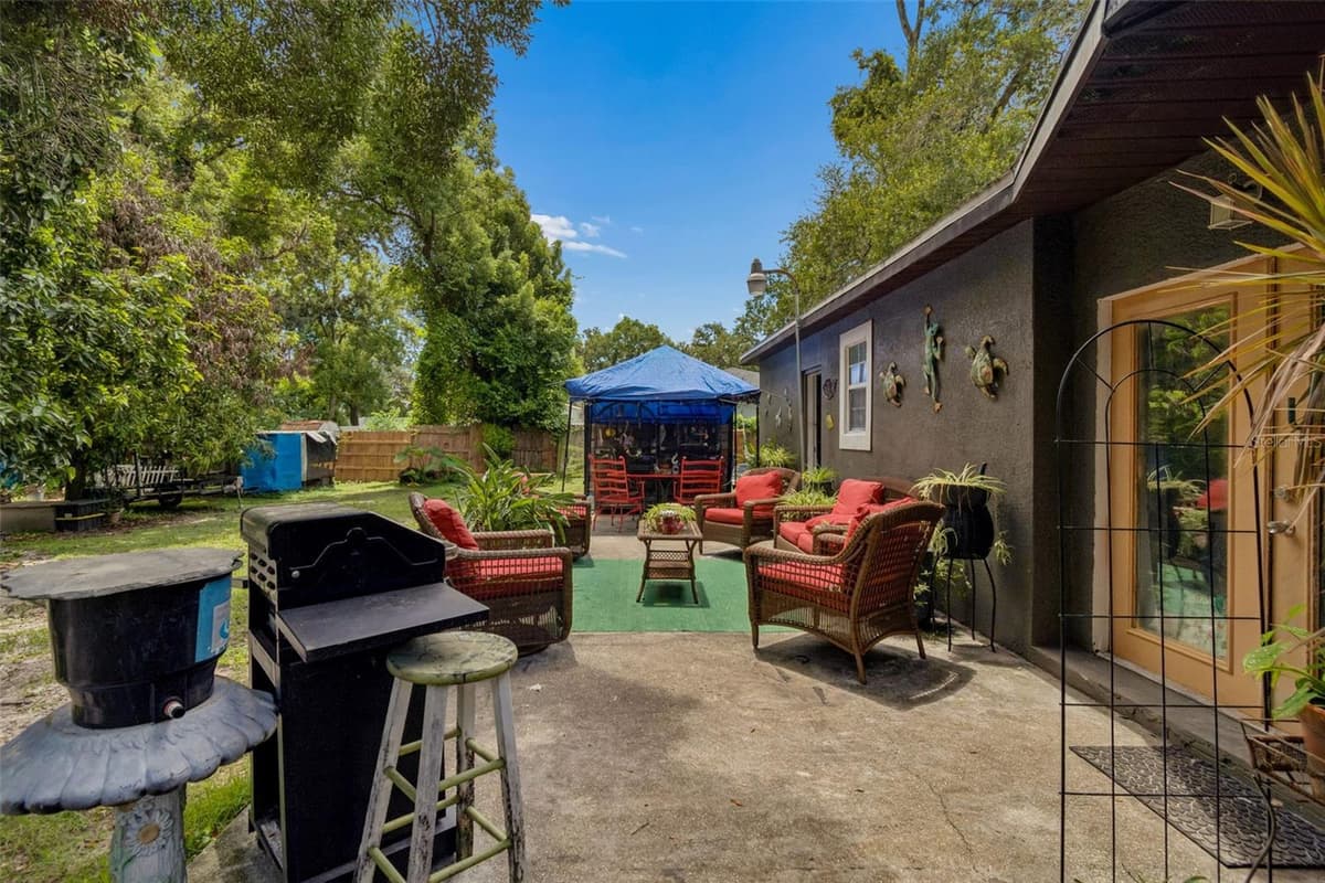 7307 HUNTLEY AVENUE — photo 28 of 33