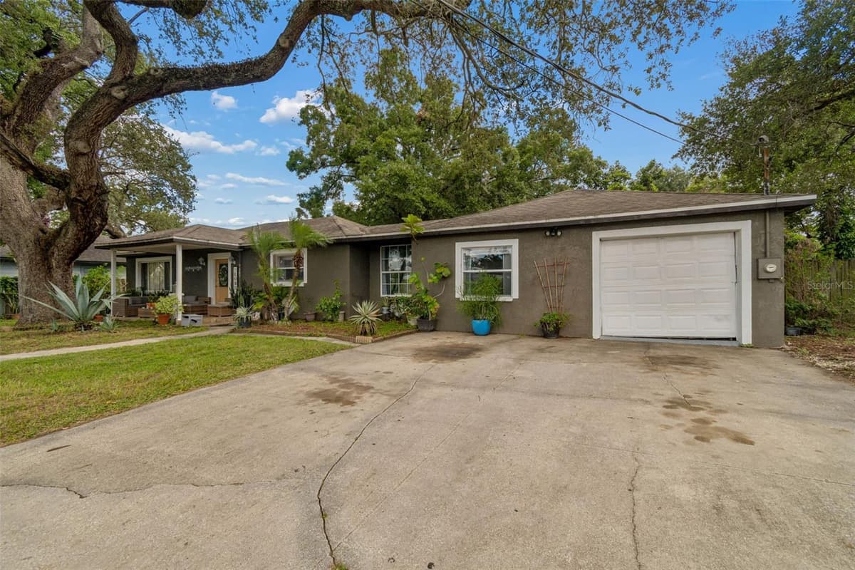 7307 HUNTLEY AVENUE — photo 3 of 33