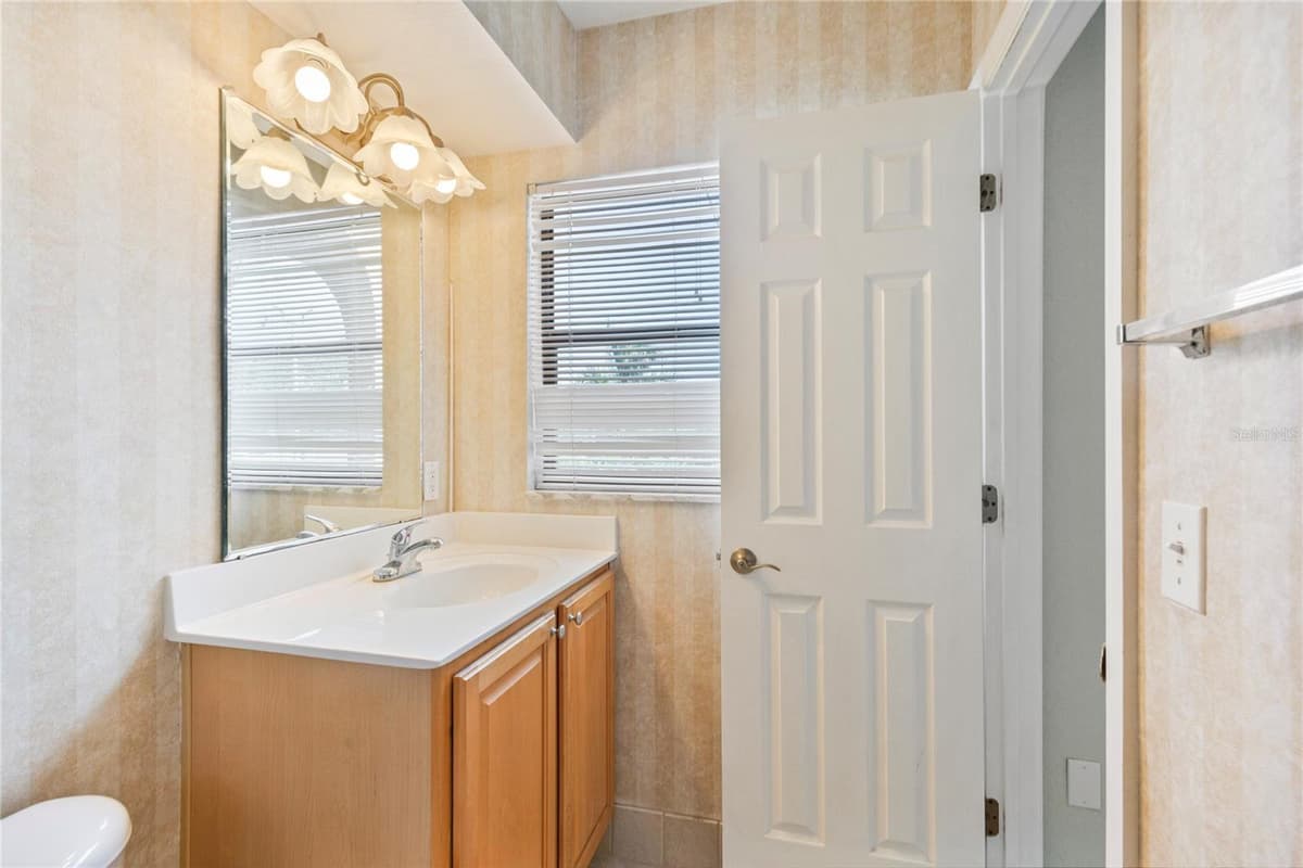6150 GULFPORT BOULEVARD — photo 18 of 38