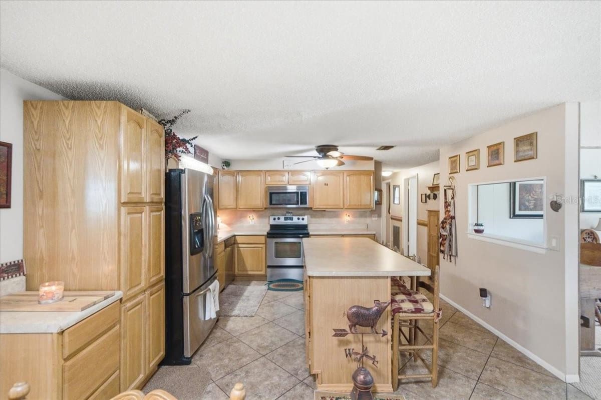 15535 RENEE LANE — photo 8 of 60