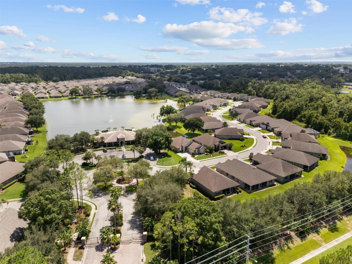 8281 LAKE JAMES DRIVE — photo 8 of 53