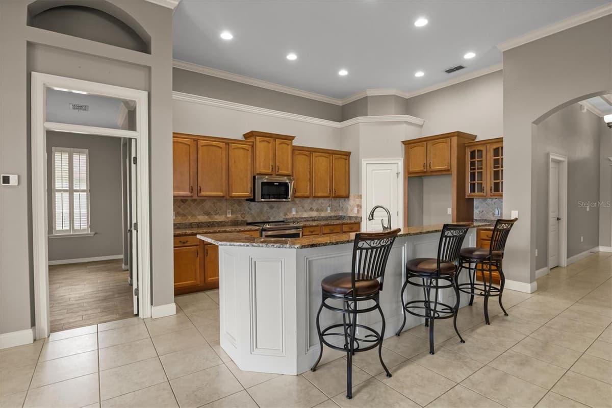 8281 LAKE JAMES DRIVE — photo 9 of 53