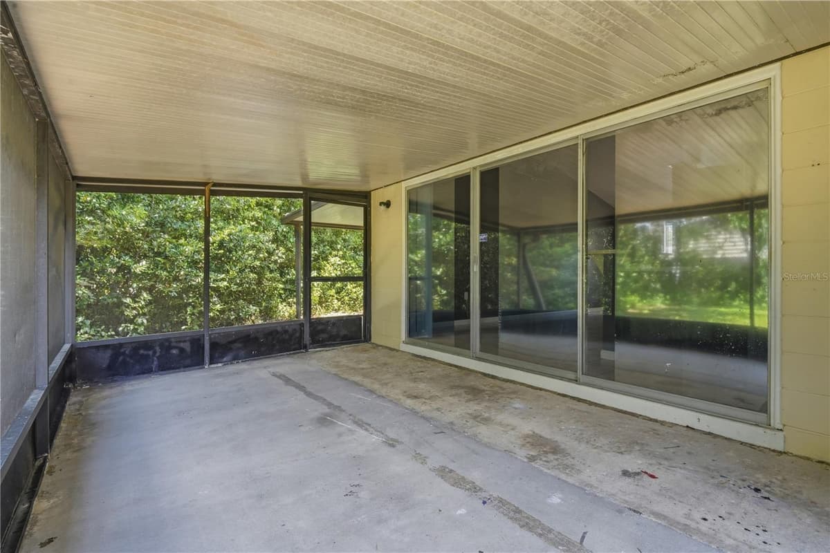 336 RIVIERA DRIVE — photo 32 of 36