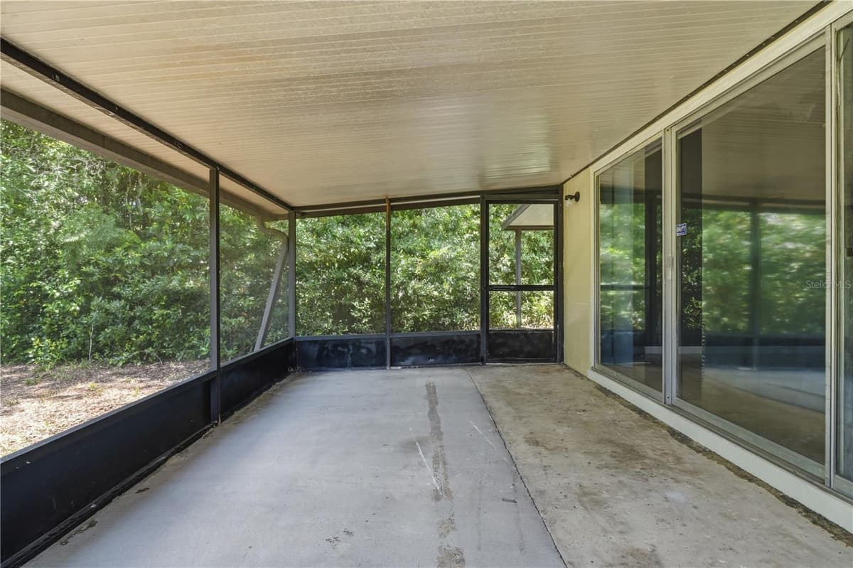 336 RIVIERA DRIVE — photo 33 of 36