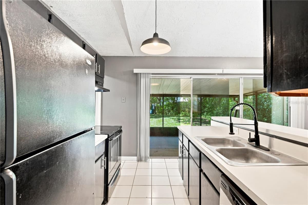 336 RIVIERA DRIVE — photo 13 of 36