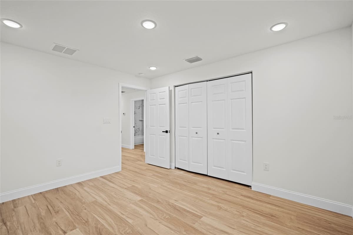 19570 290TH STREET — photo 18 of 32