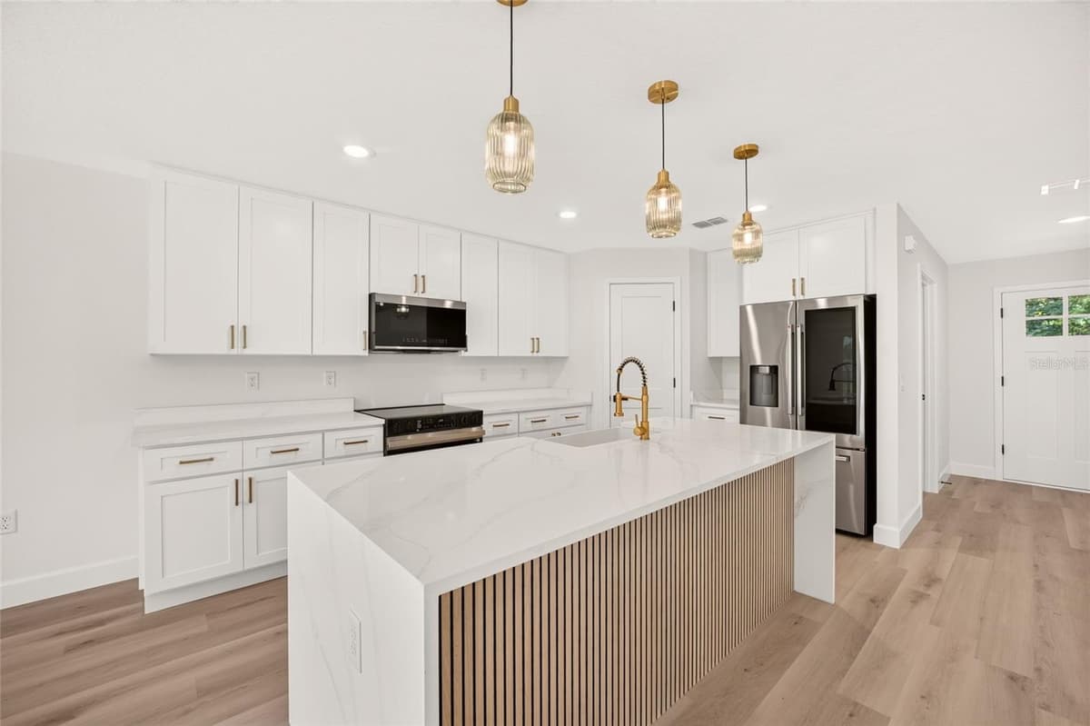 4252 135 LANE — photo 8 of 33