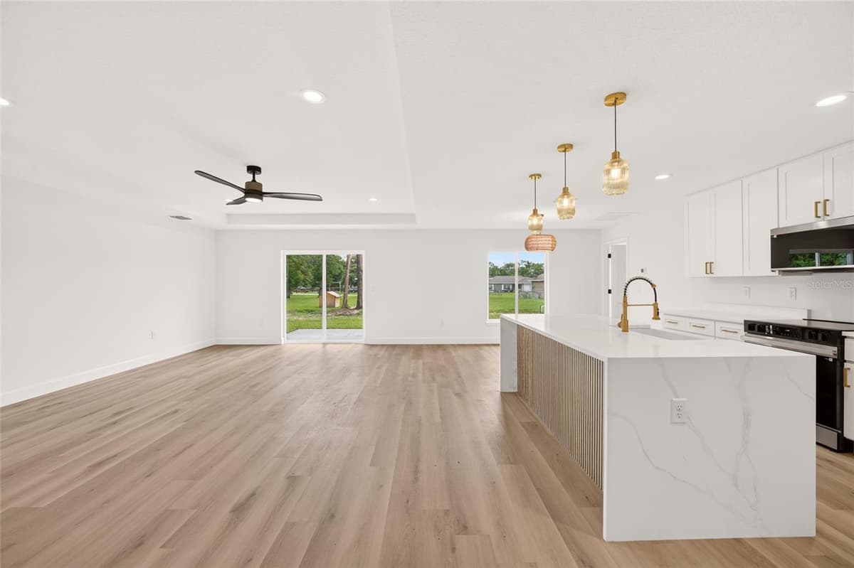 4252 135 LANE — photo 7 of 33