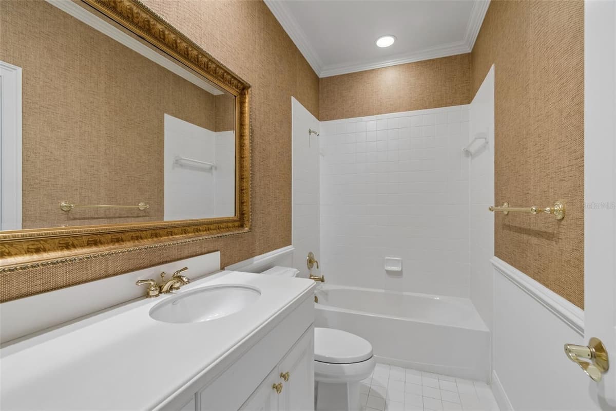 5323 BAYSHORE BOULEVARD — photo 17 of 25