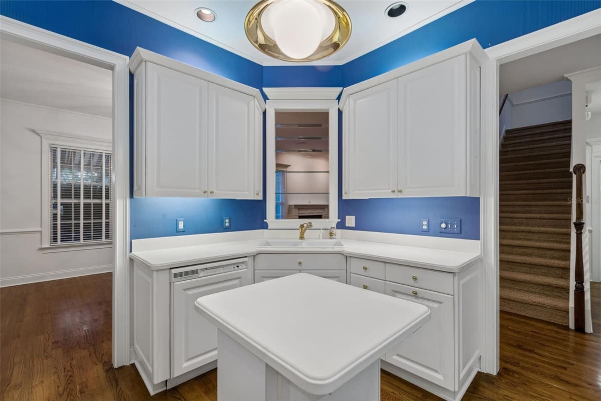 5323 BAYSHORE BOULEVARD — photo 7 of 25