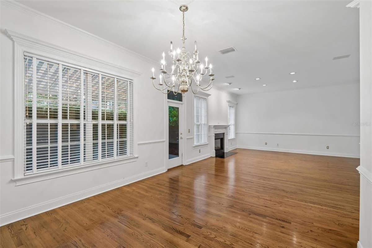 5323 BAYSHORE BOULEVARD — photo 5 of 25