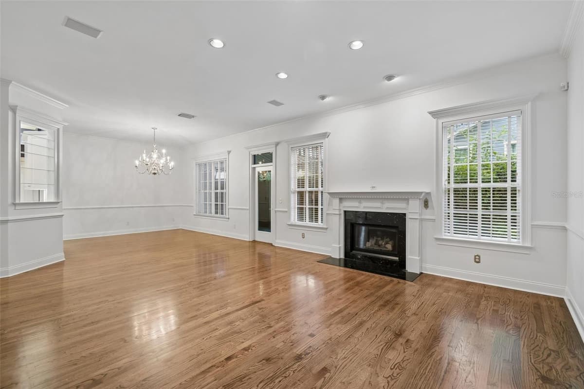 5323 BAYSHORE BOULEVARD — photo 3 of 25