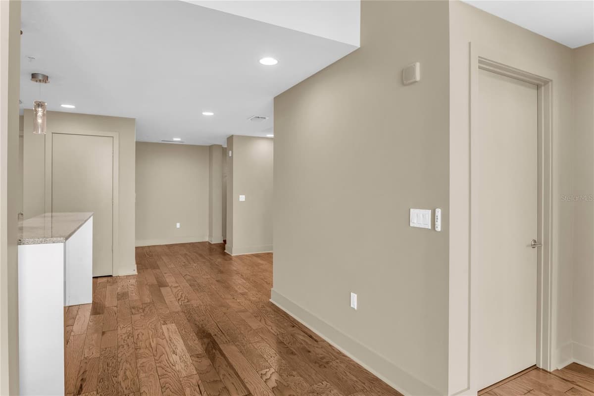 260 OSCEOLA AVENUE — photo 12 of 33