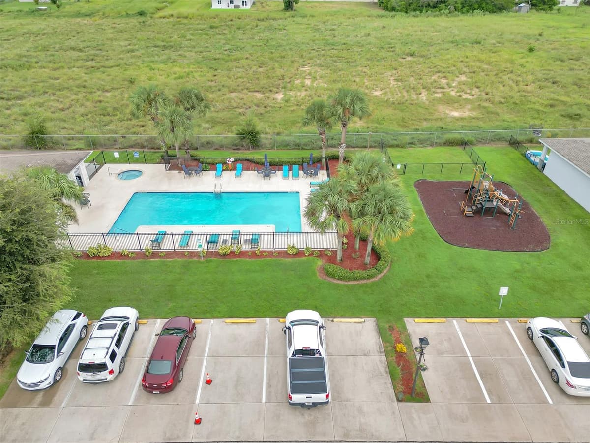 1502 LAS VILLAS BOULEVARD — photo 30 of 32