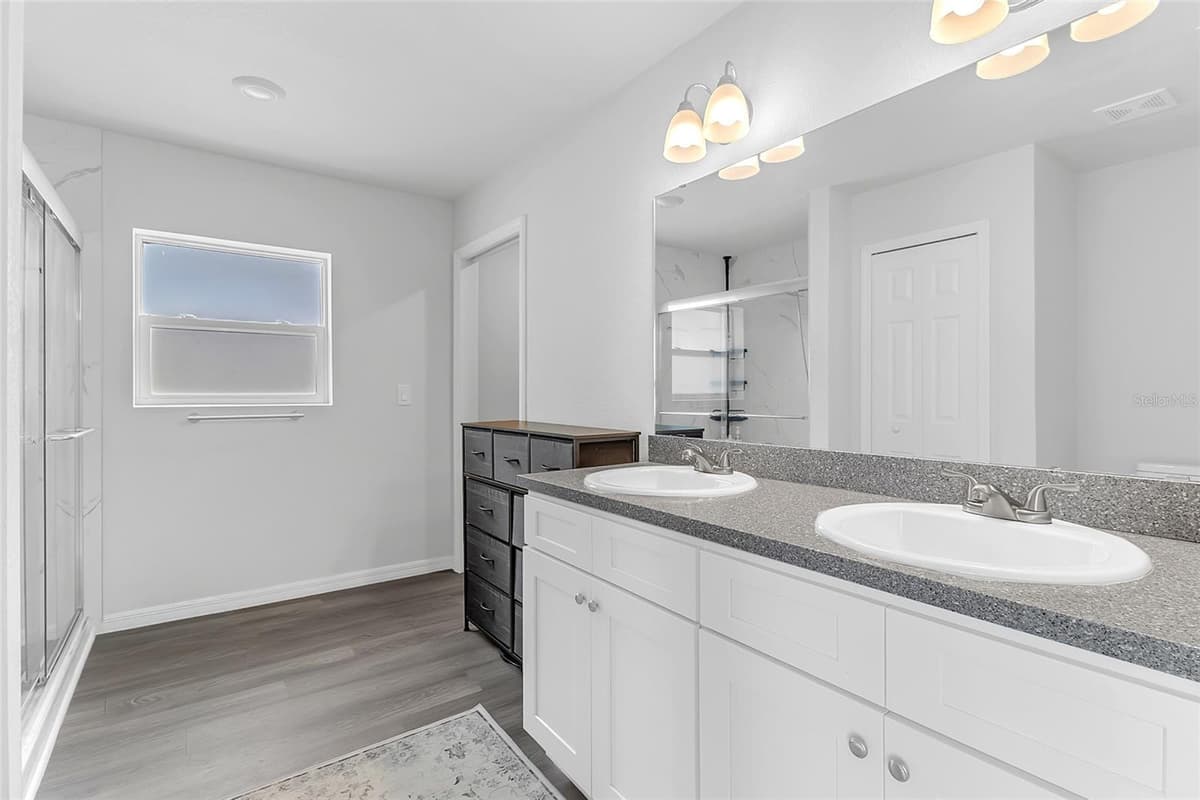 1502 LAS VILLAS BOULEVARD — photo 11 of 32