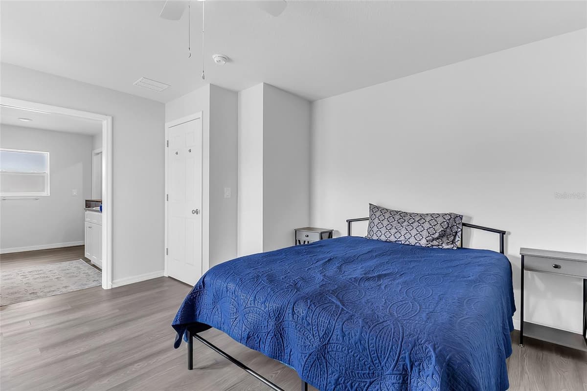 1502 LAS VILLAS BOULEVARD — photo 14 of 32