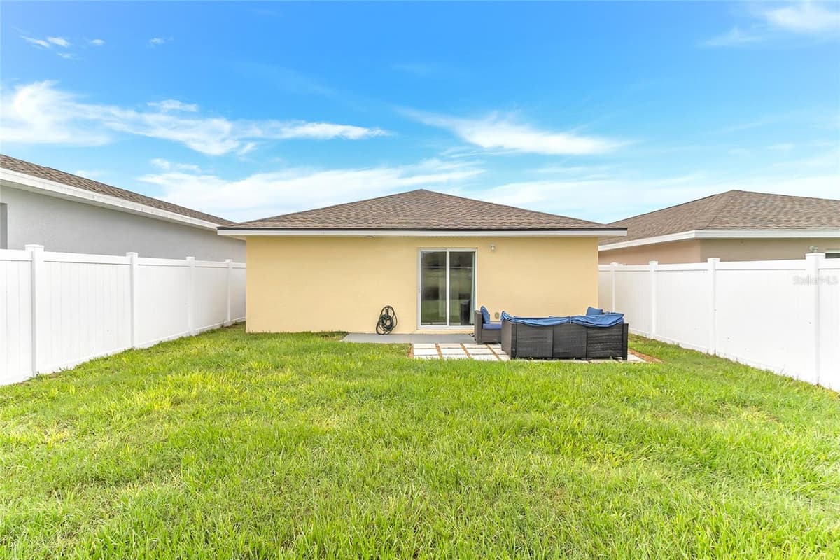 1502 LAS VILLAS BOULEVARD — photo 22 of 32