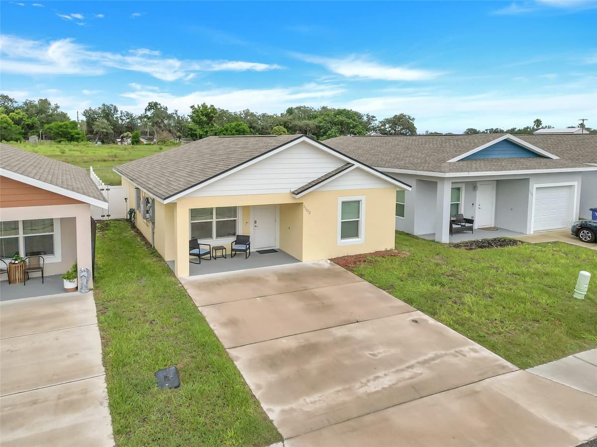 1502 LAS VILLAS BOULEVARD — photo 27 of 32