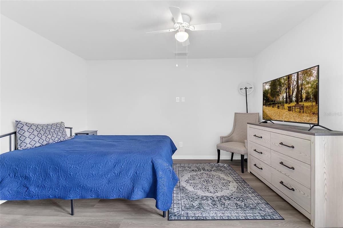 1502 LAS VILLAS BOULEVARD — photo 15 of 32