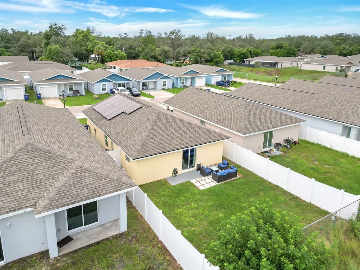 1502 LAS VILLAS BOULEVARD — photo 23 of 32