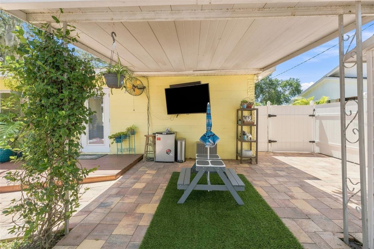 1317 DIVOT LANE — photo 37 of 51