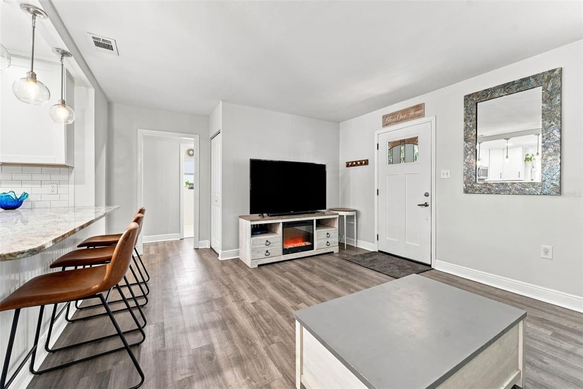 1317 DIVOT LANE — photo 9 of 51