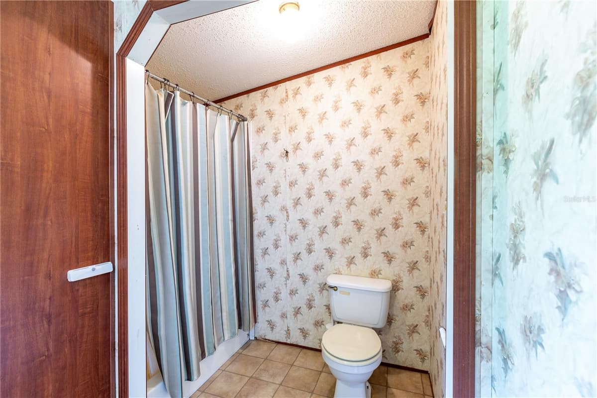 104 EVERETT STREET — photo 13 of 29