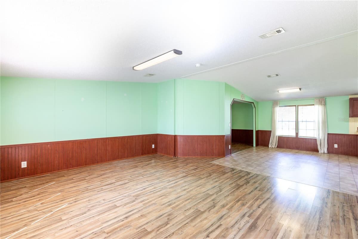 104 EVERETT STREET — photo 15 of 29