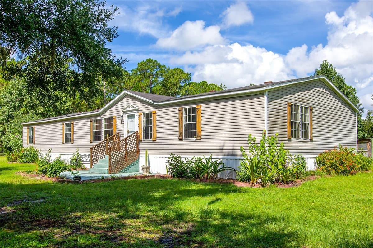 104 EVERETT STREET — photo 2 of 29