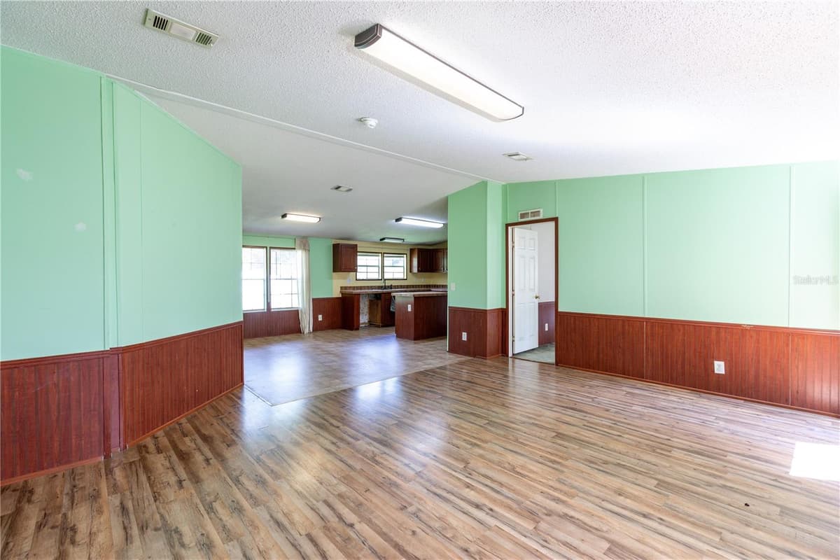 104 EVERETT STREET — photo 16 of 29