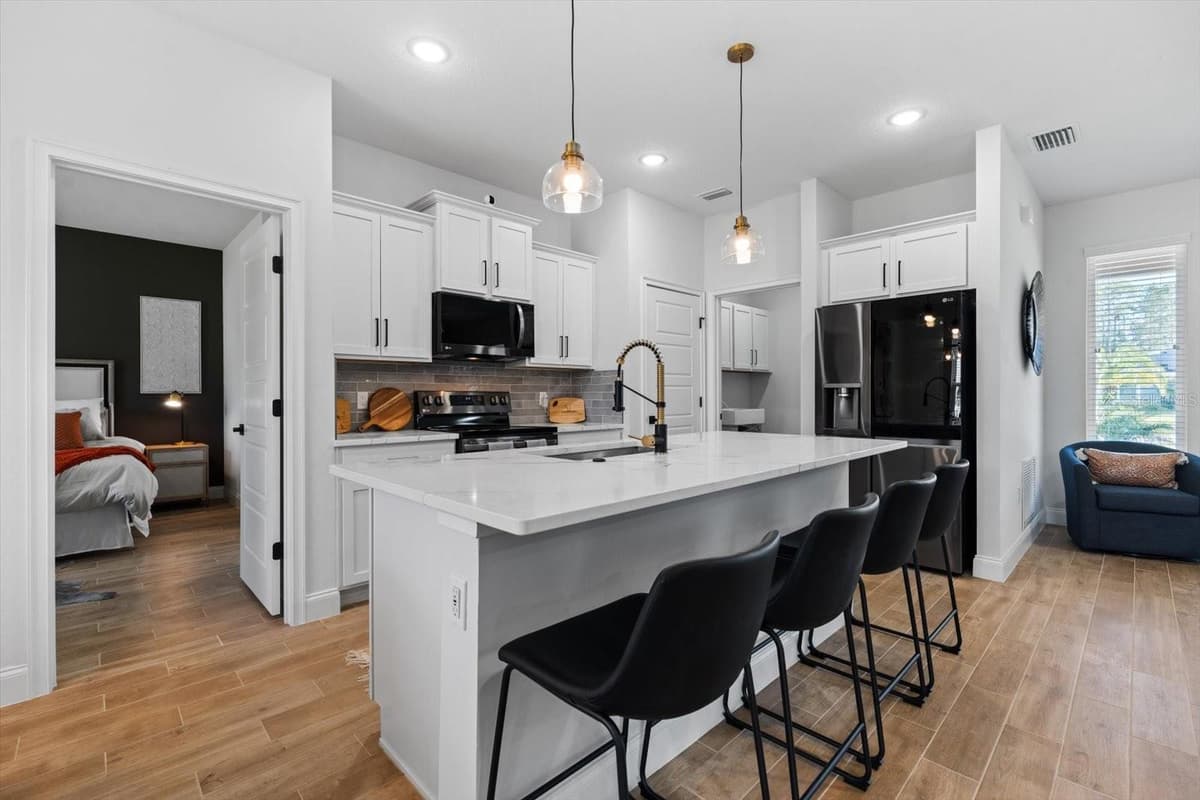 94 FOREST HILL DRIVE — photo 9 of 35