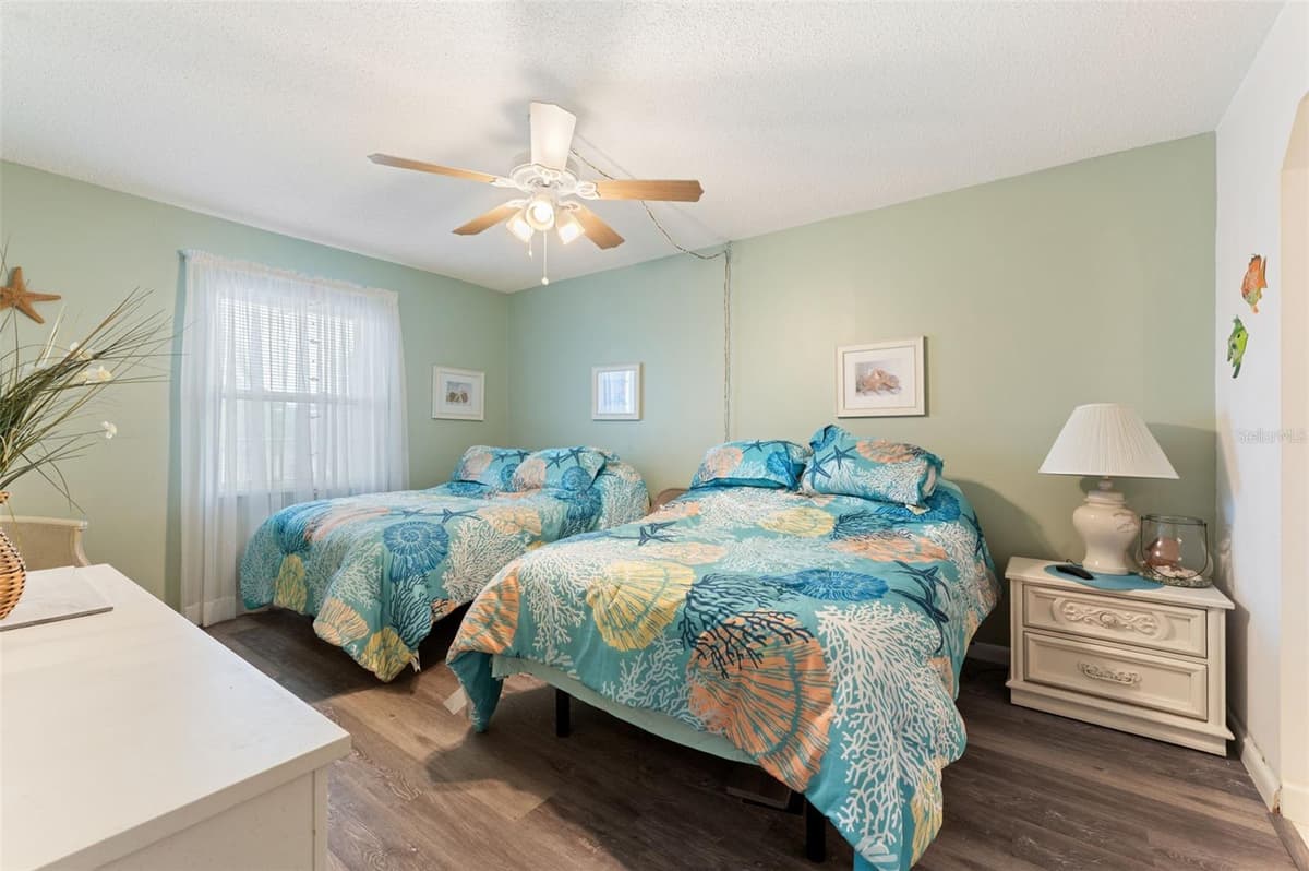 719 CORDOVA GREEN — photo 12 of 20