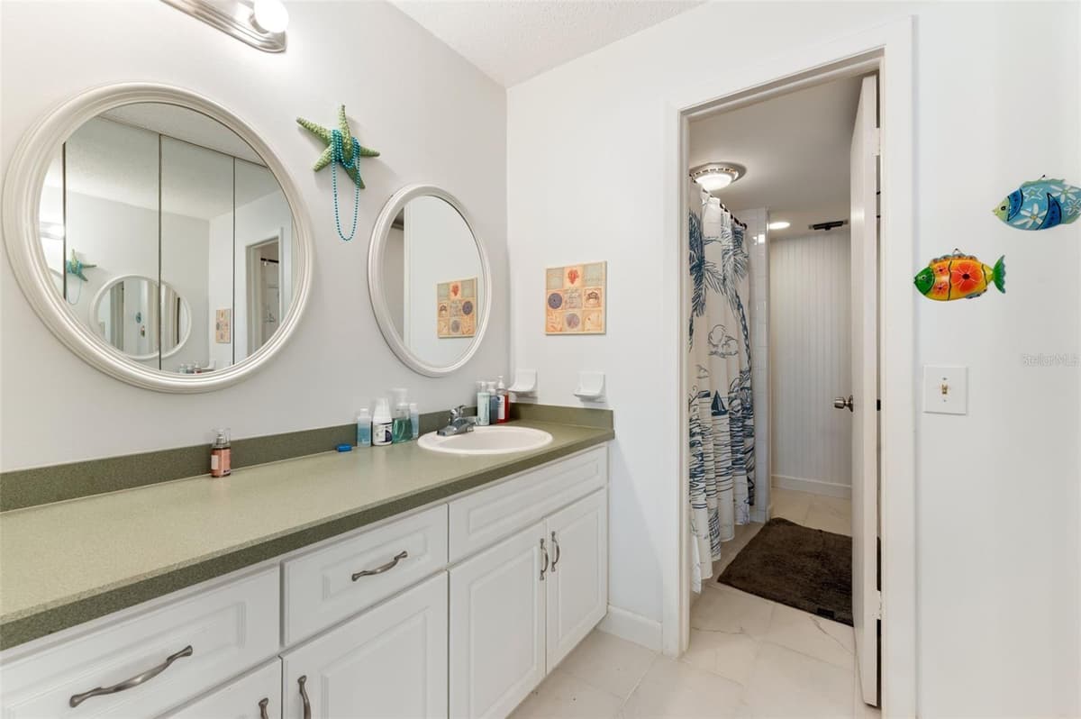 719 CORDOVA GREEN — photo 14 of 20