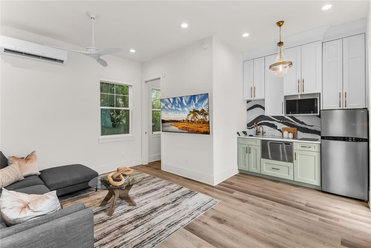 1306 SMITH STREET — photo 42 of 63
