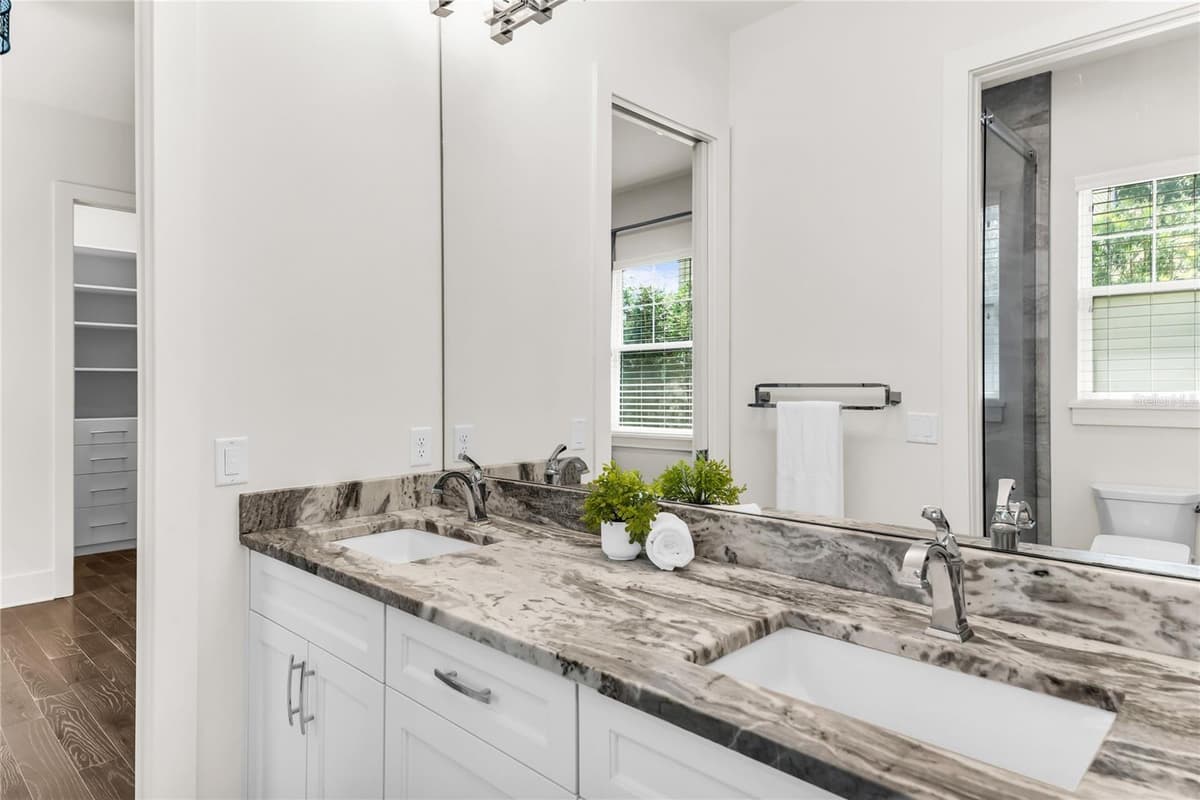 1306 SMITH STREET — photo 52 of 63