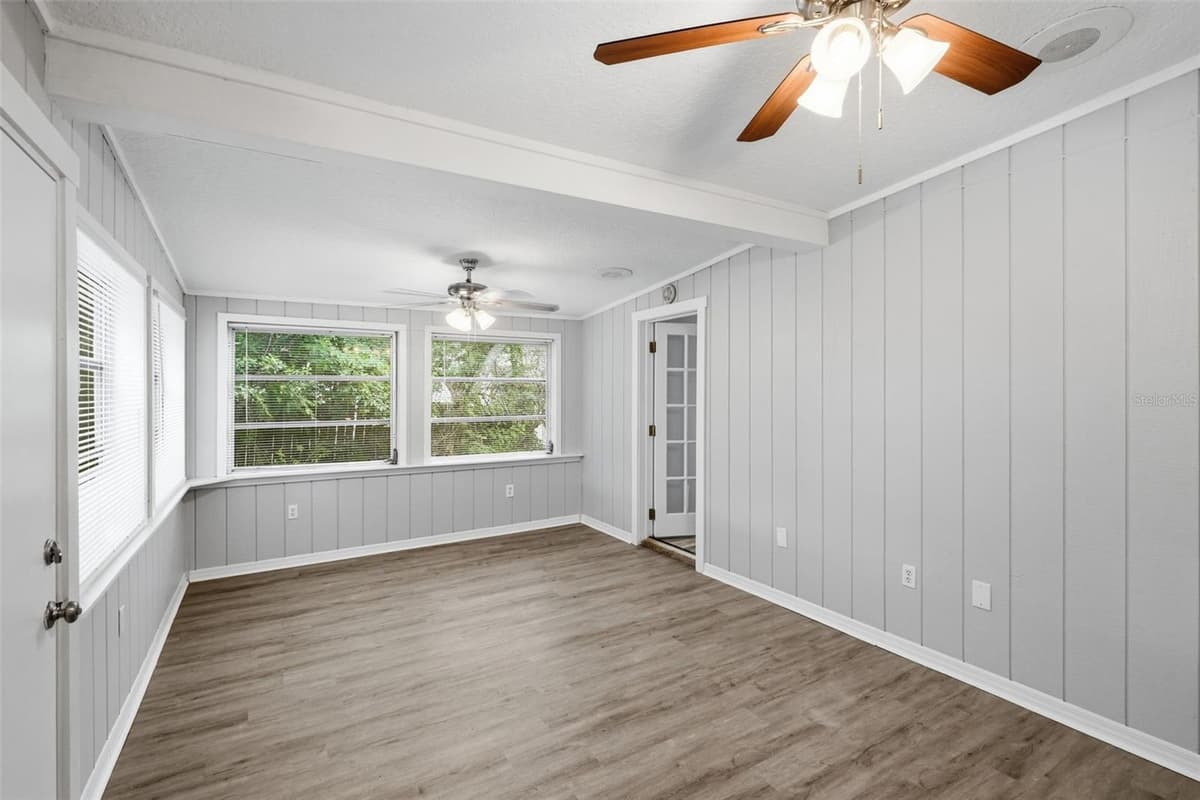 1915 CARRIGAN AVENUE — photo 24 of 29