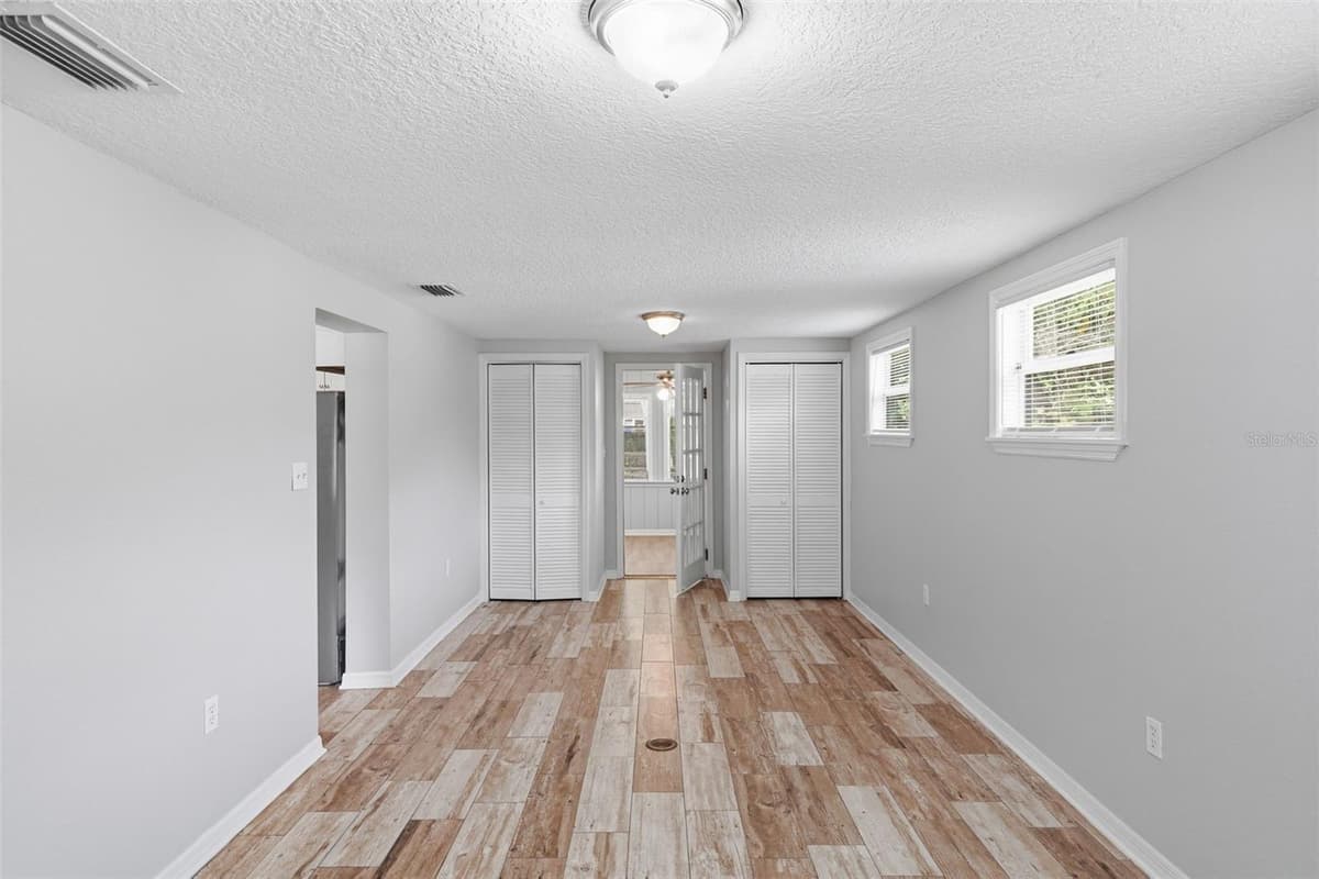 1915 CARRIGAN AVENUE — photo 14 of 29