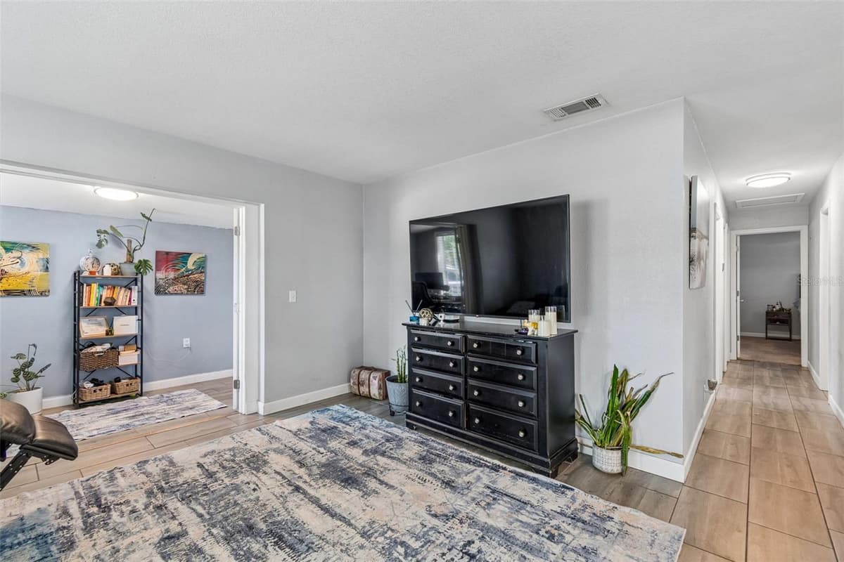 6330 RENELLIE COURT — photo 14 of 68